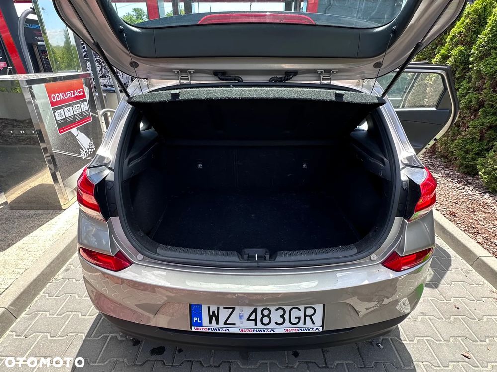 Hyundai i30 1.4 Classic + - 6