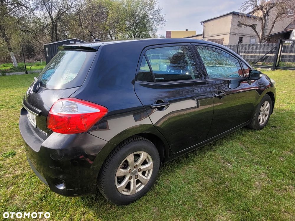 Toyota Auris 1.4 D-4D - 10