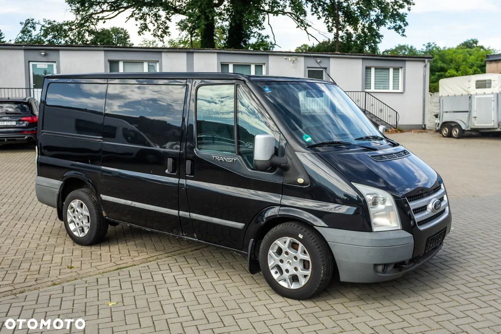 Ford Transit - 1
