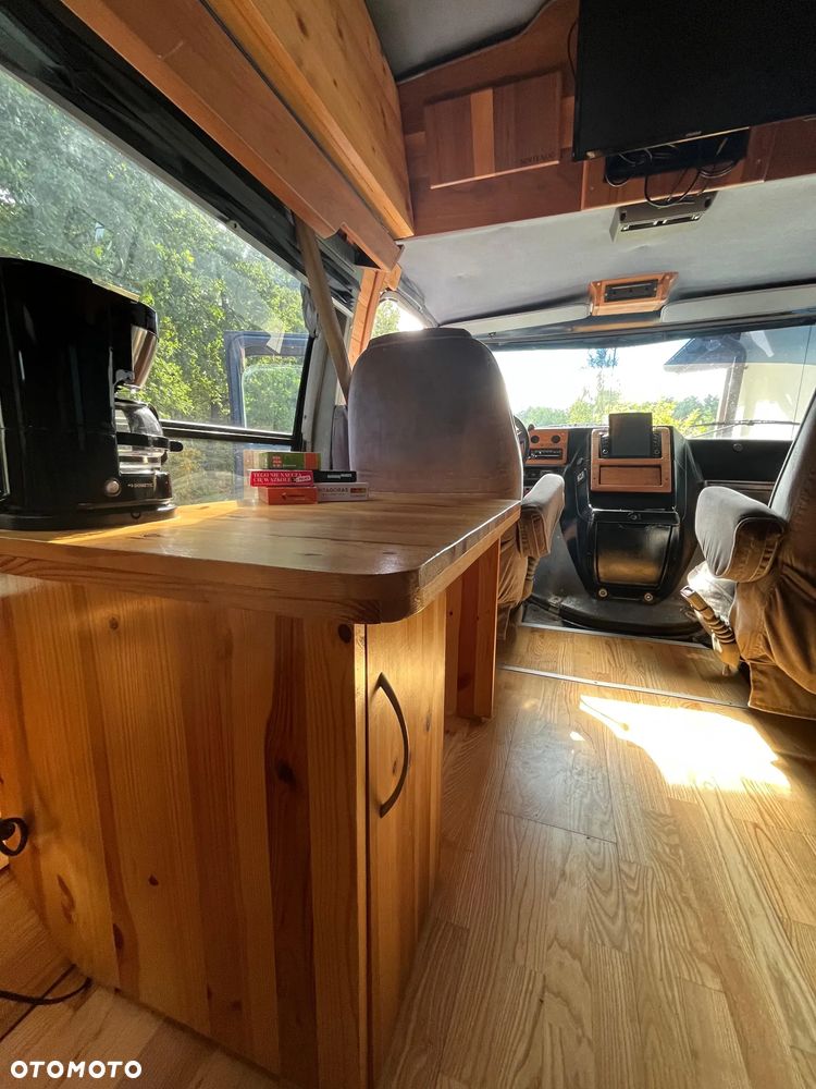 Chevrolet Chevy Van - 17