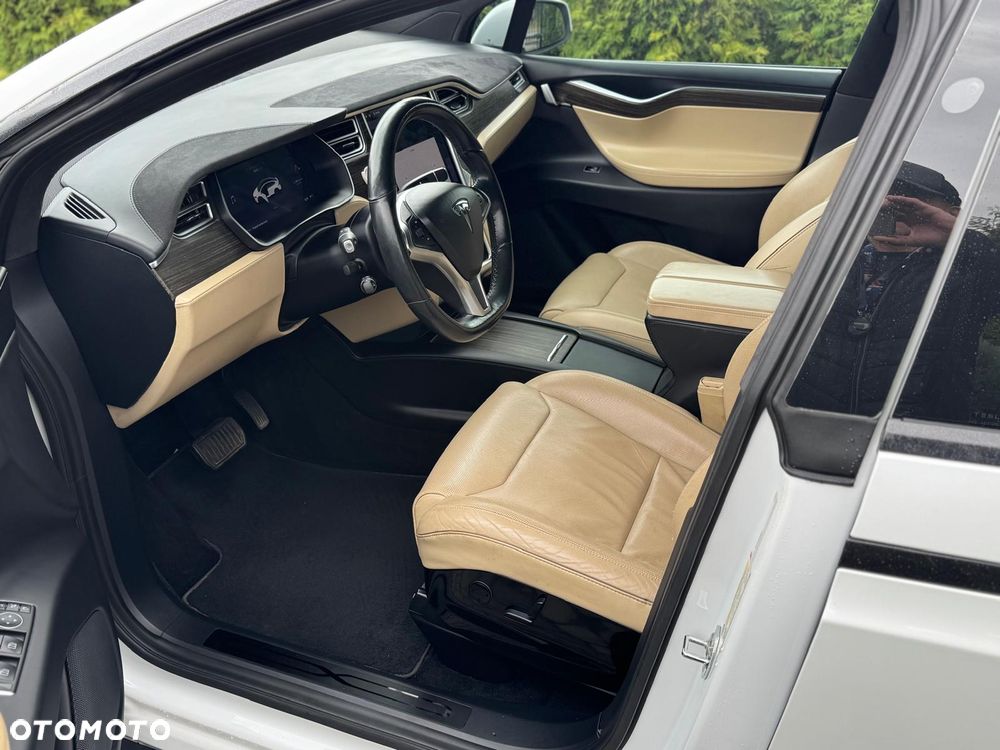 Tesla Model X Long Range Plus - 11