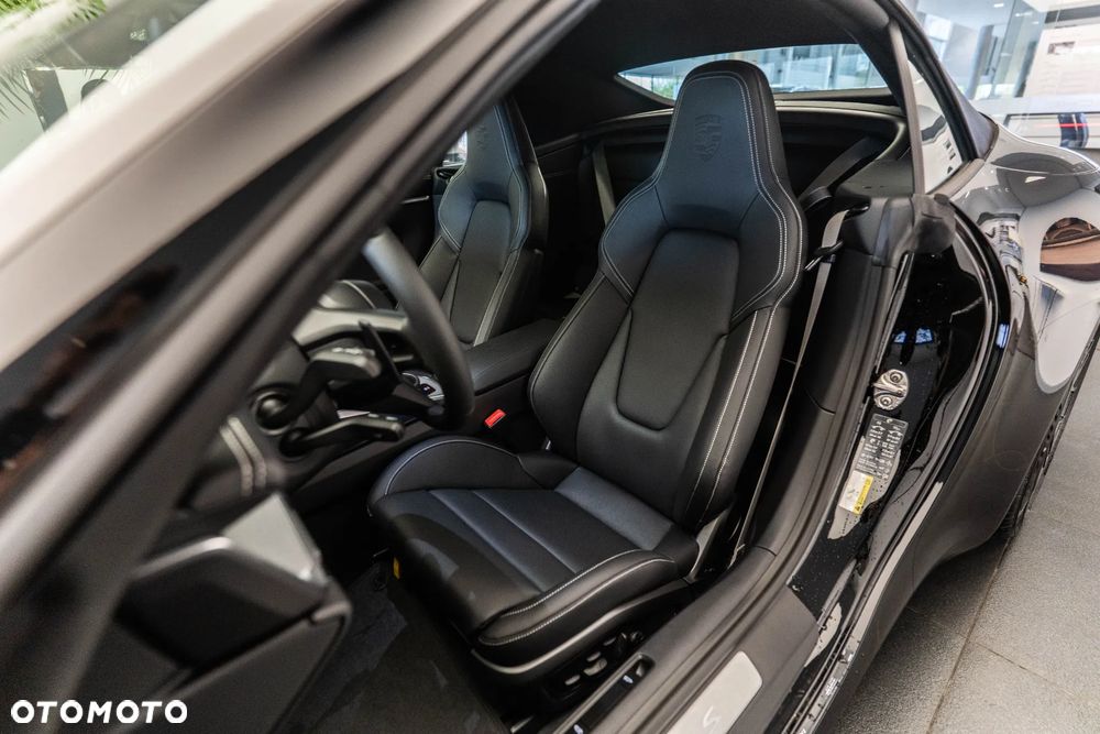 Porsche 911 Carrera S - 10