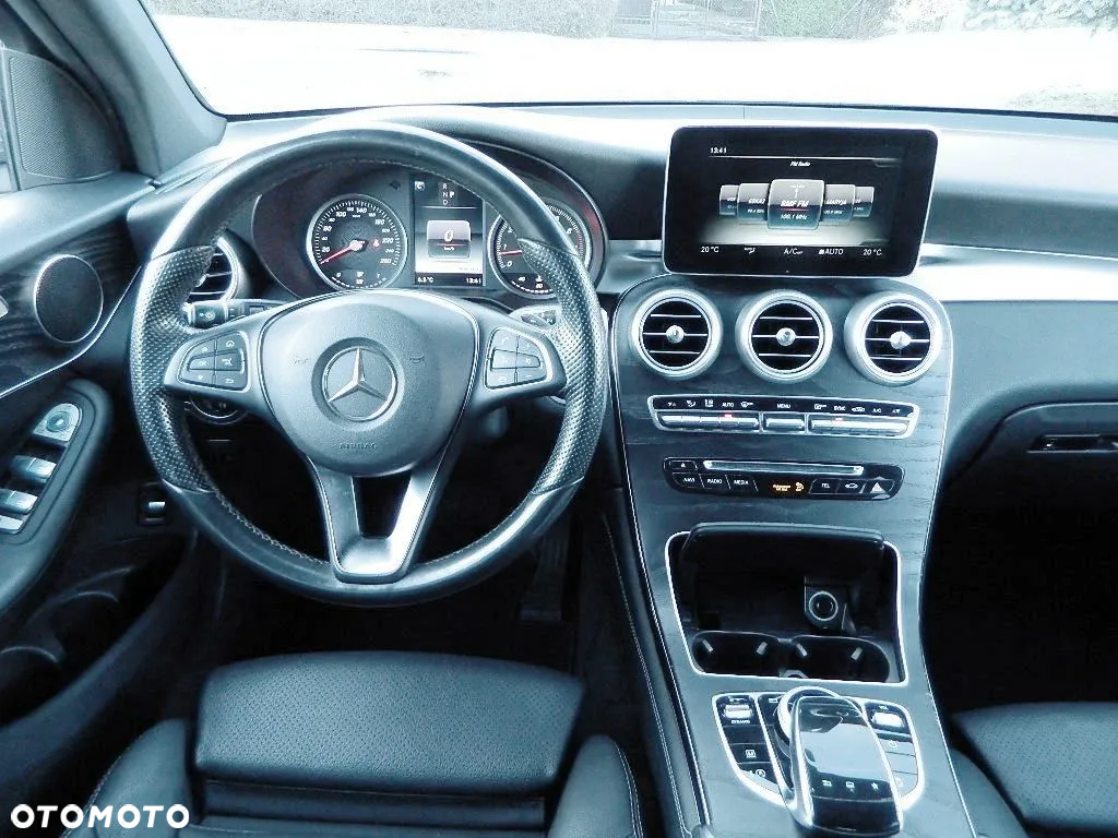 Mercedes-Benz GLC 300 4Matic 9G-TRONIC AMG Line - 17