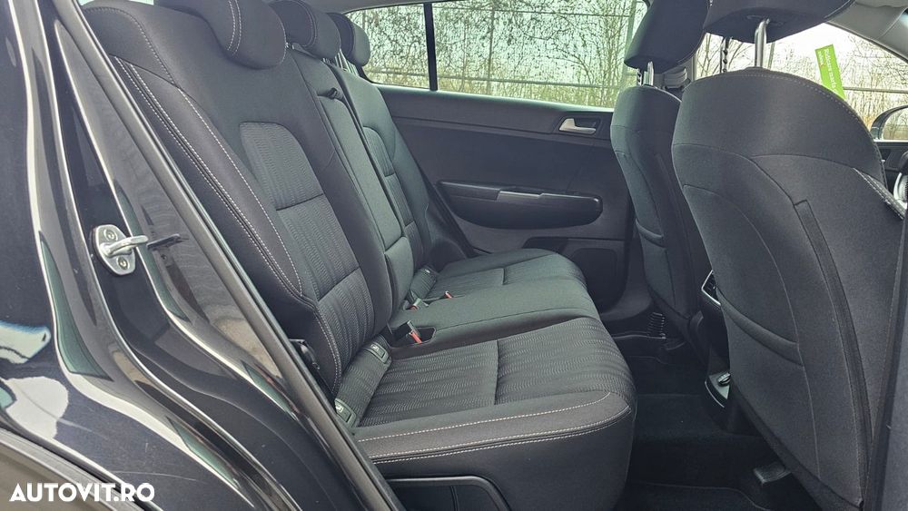 Kia Sportage 1.6 DSL MHEV 7DCT HP 4x2 Business Line - 9