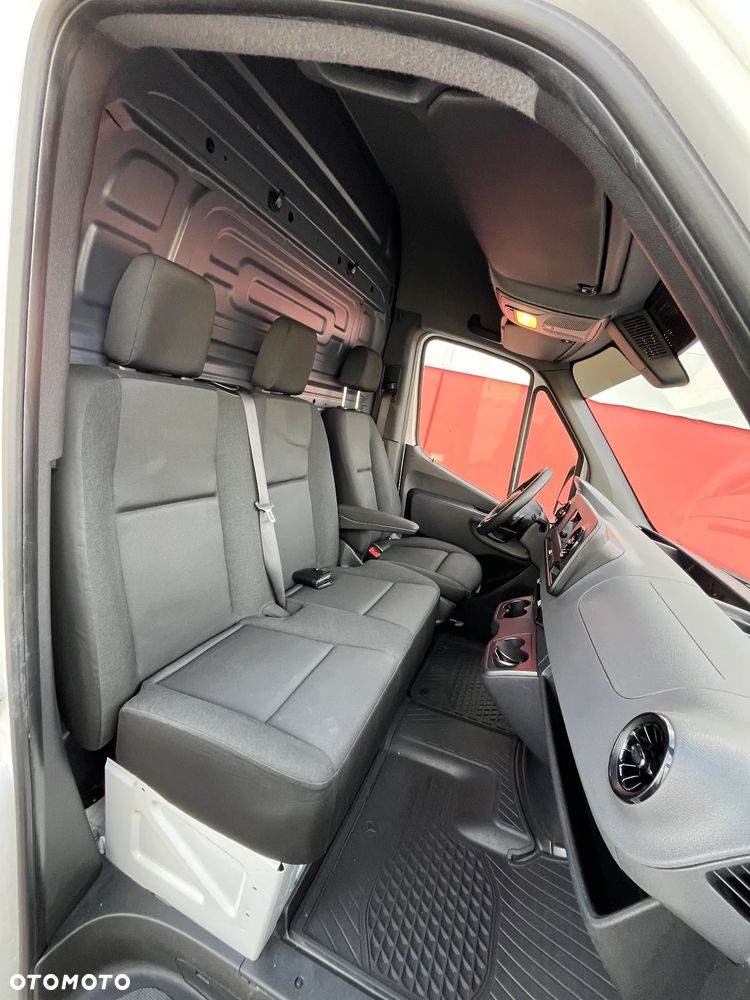 Mercedes-Benz Sprinter - 21