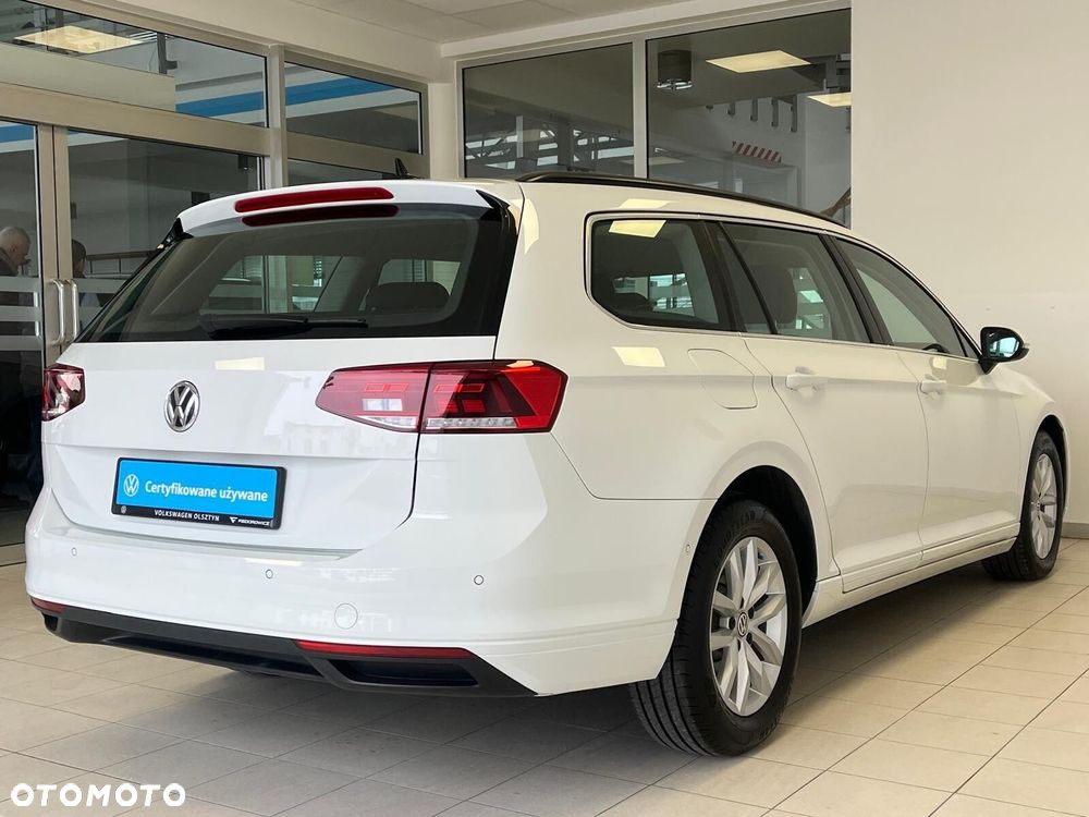 Volkswagen Passat - 12