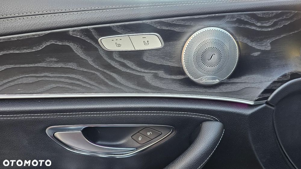 Mercedes-Benz Klasa E 220 d 4Matic 9G-TRONIC AMG Line - 24
