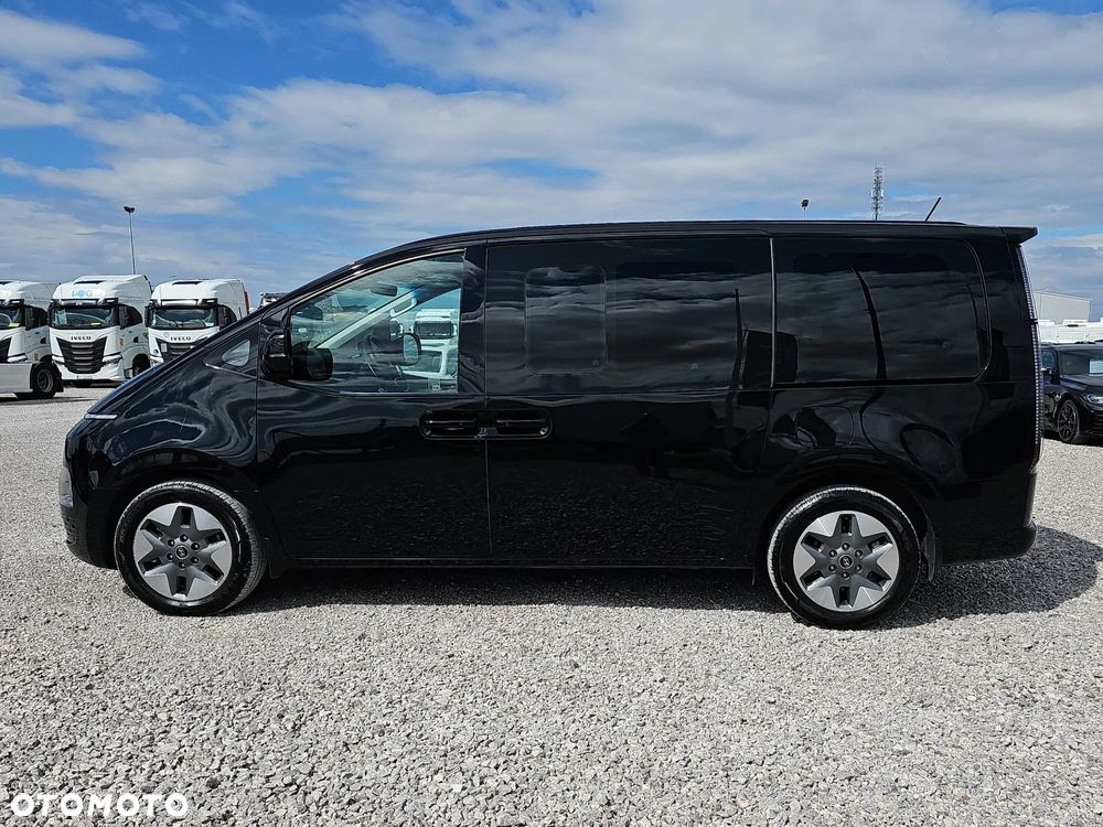 Hyundai Staria - 8