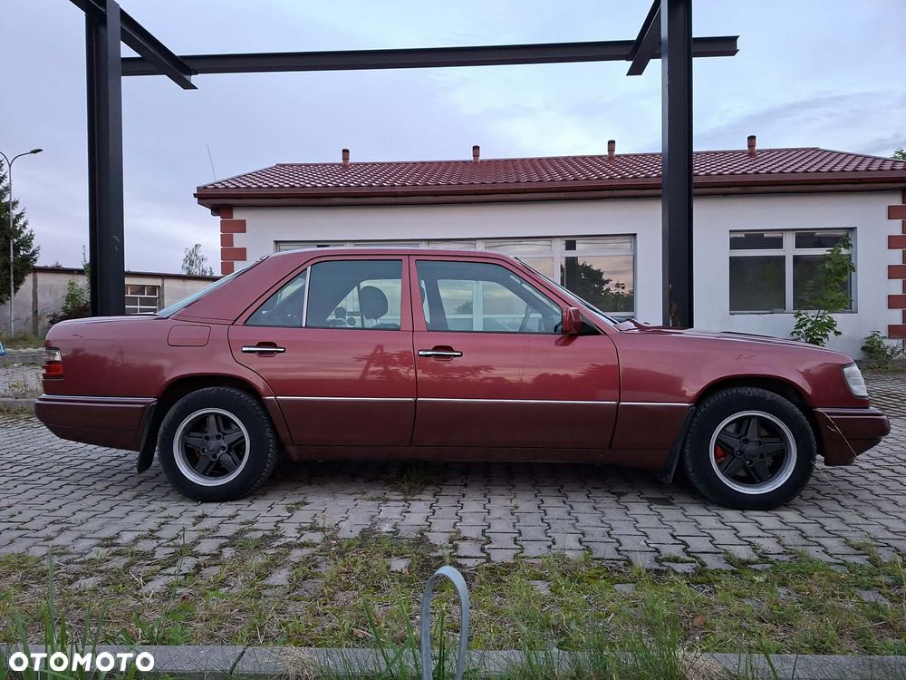 Mercedes-Benz Klasa E 200 D - 3