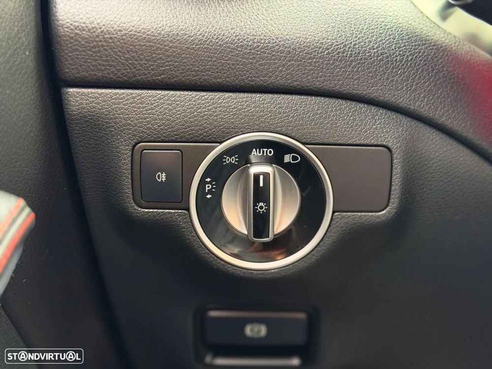 Mercedes-Benz CLA 220 d Shooting Brake AMG Line Aut. - 19