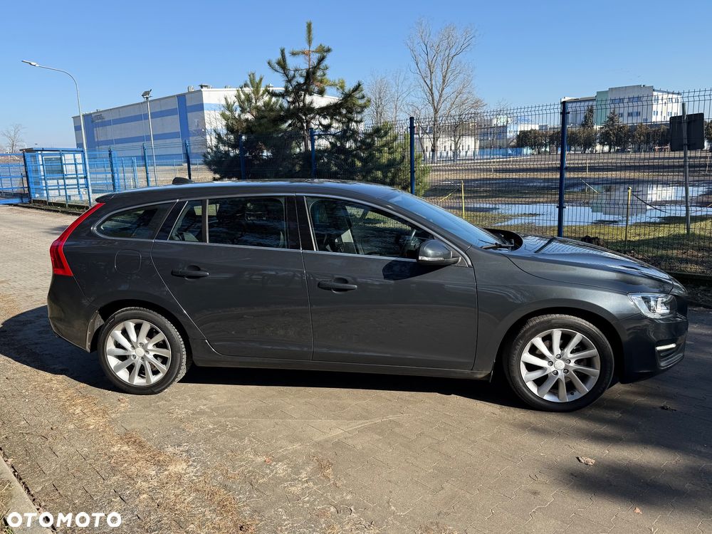 Volvo V60 D4 Drive-E Kinetic - 17