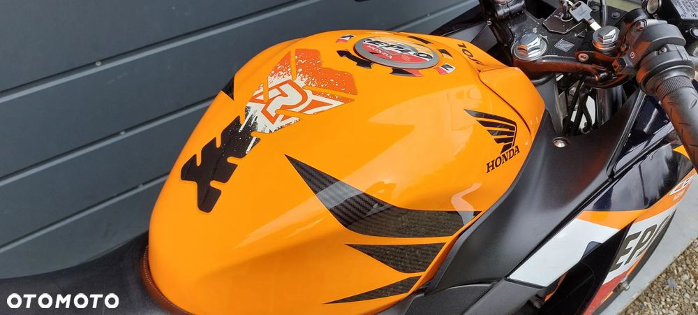 Honda CBR - 32