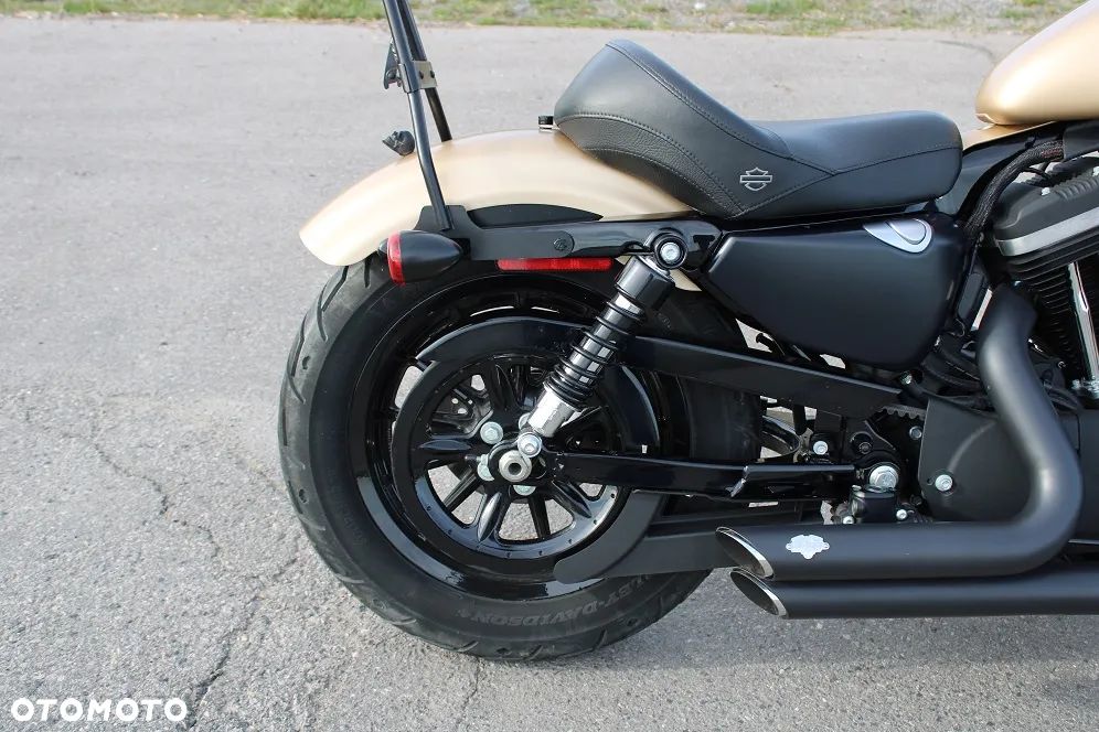 Harley-Davidson Sportster Iron 883 - 14