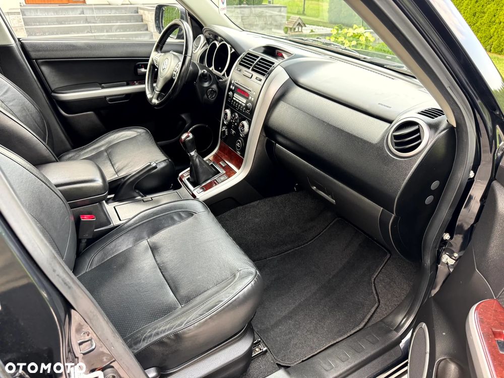 Suzuki Grand Vitara 2.0 De luxe - 12