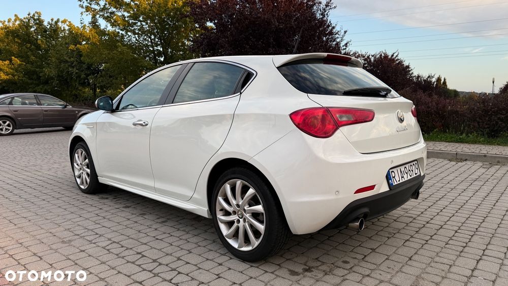 Alfa Romeo Giulietta 2.0 JTDM 16V - 3