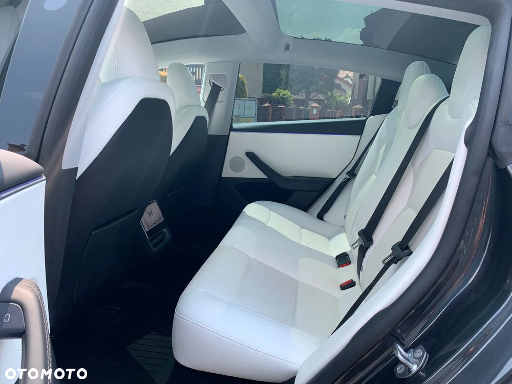 Tesla Model 3 AWD - 13