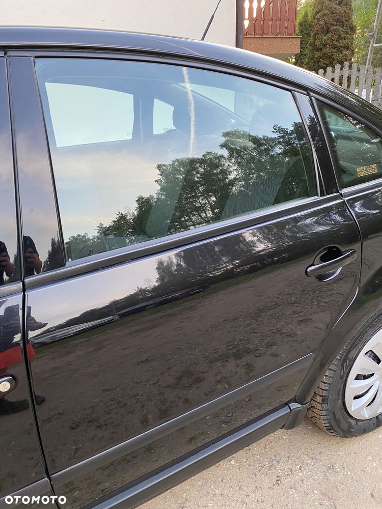 Volkswagen Passat - 13