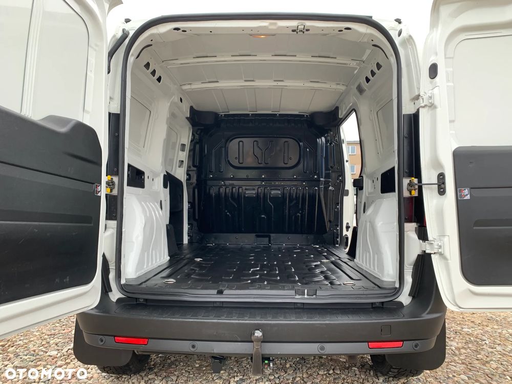 Fiat DOBLO PROFESSIONAL L2H1 Long MAXI VAN WZMOCNIONY Ładowność 961kg, Homologacja cięż. VAT-1, HAK wpinany 1300kg, Alarm, Czujniki parkowania, Halogeny, Podgrzewane fotele, Koła 16' MOCNY SILNIK 1.6 MultiJet, 105KM Emisja spalin Euro-6, Skrzynia biegów 6cio stopniowa! Zabudowa paki, F-VAT23% - 27