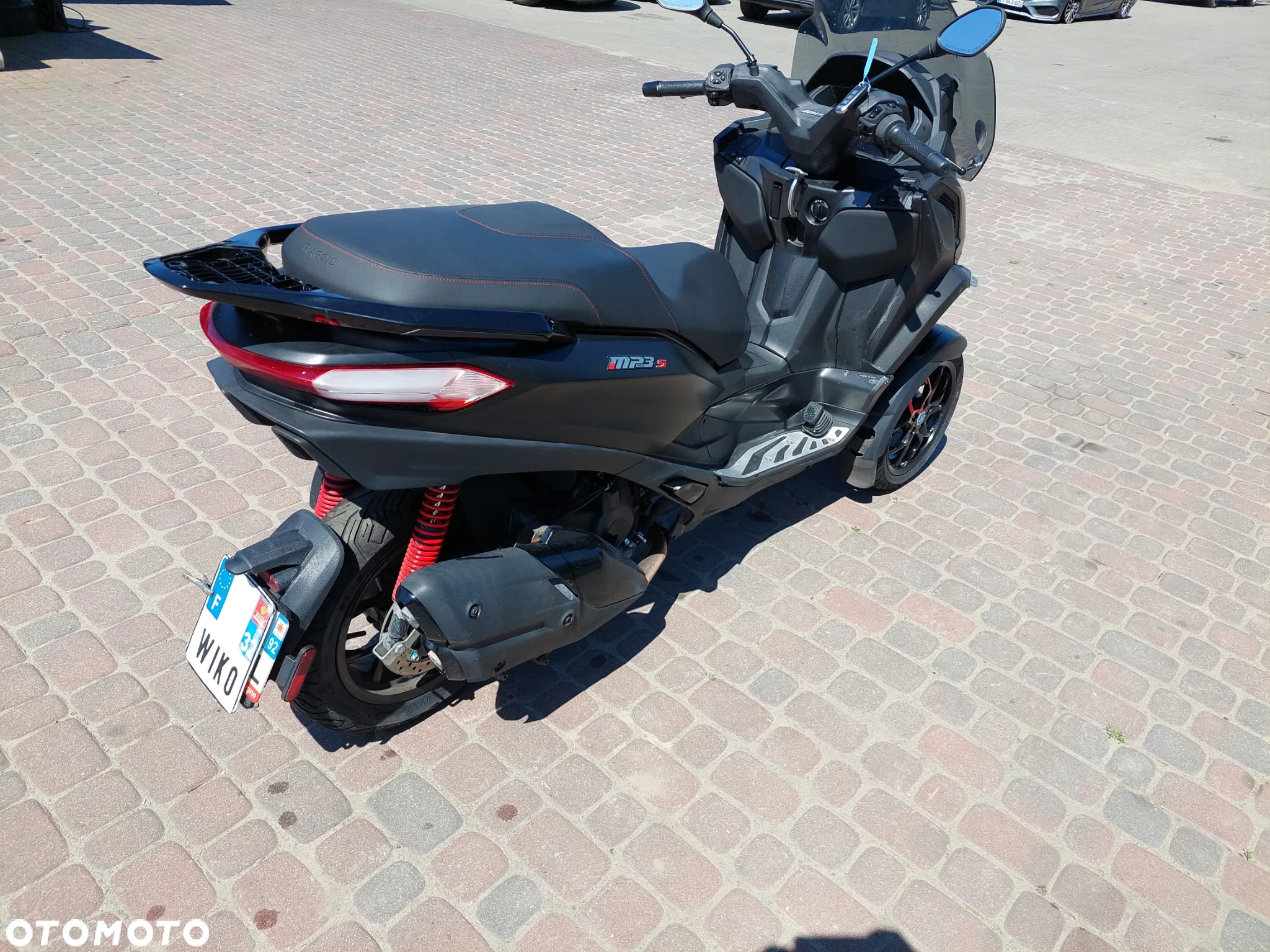 Piaggio MP-3 - 5