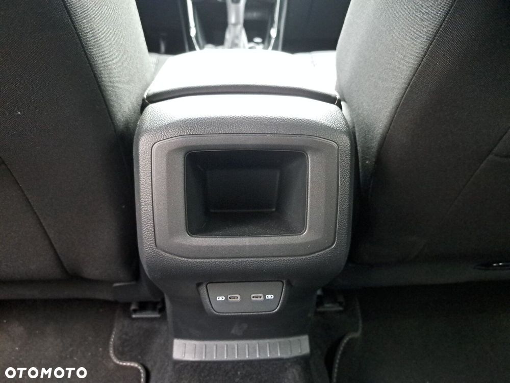 Volkswagen T-Cross - 36
