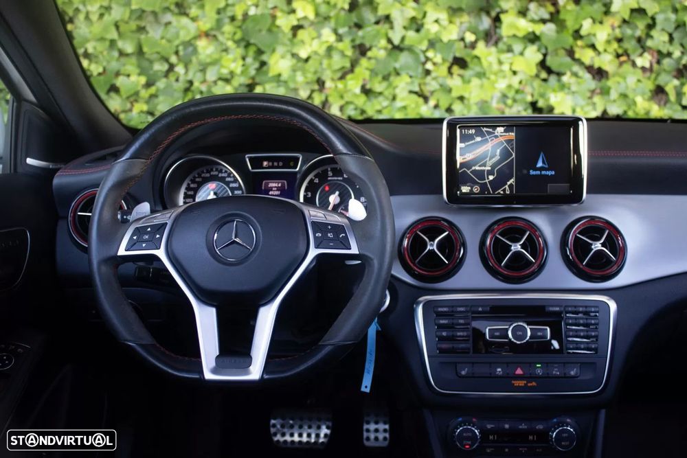 Mercedes-Benz GLA 45 AMG 4-Matic - 16