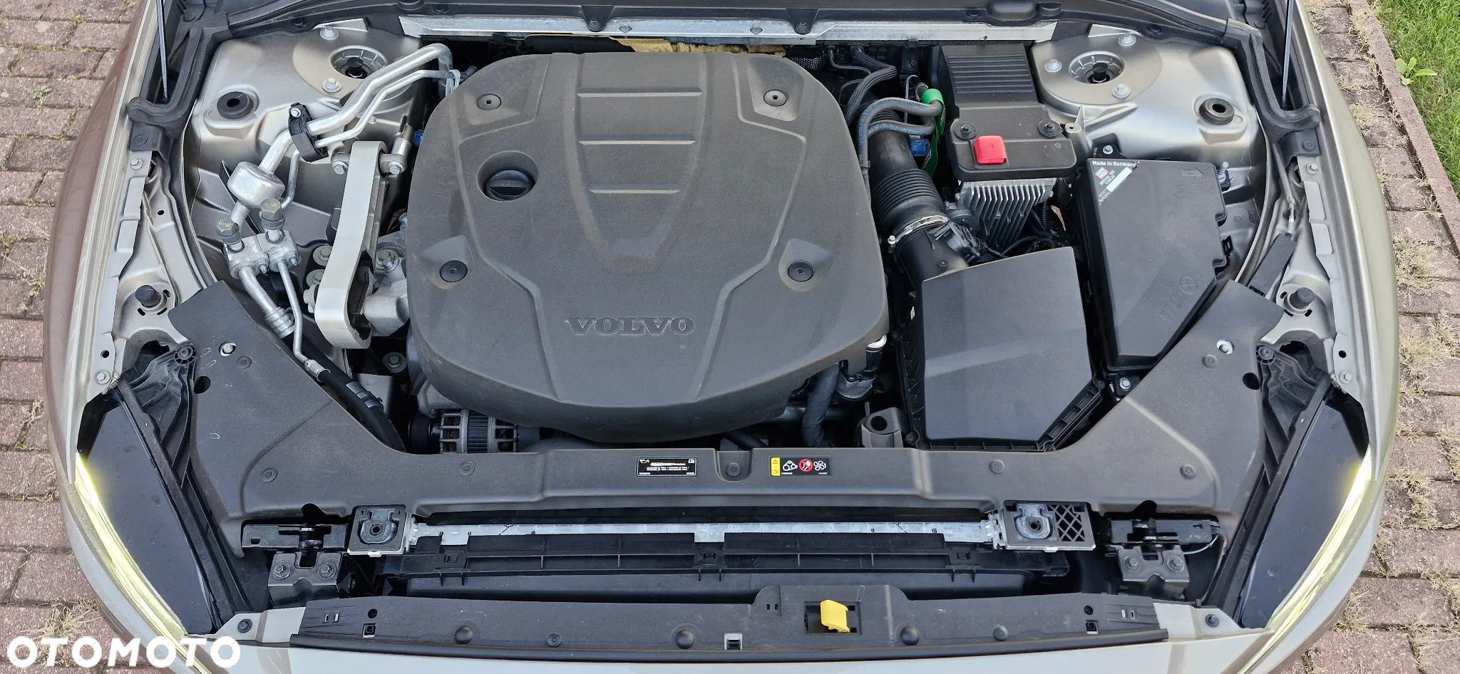 Volvo V60 D3 R-Design - 11