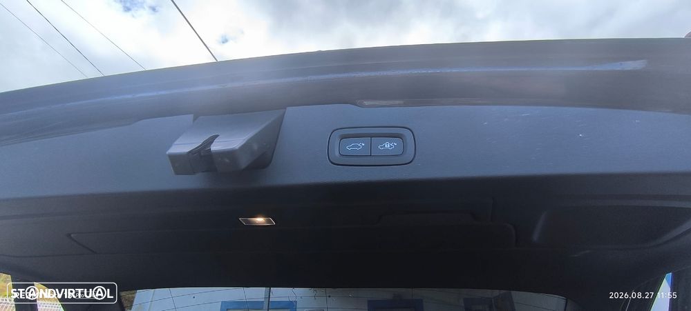 Volvo V60 2.0 B4 Plus Dark Auto - 14