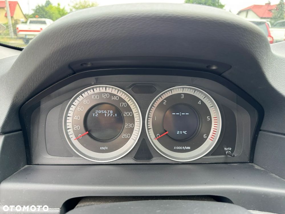 Volvo V70 D4 Momentum - 10