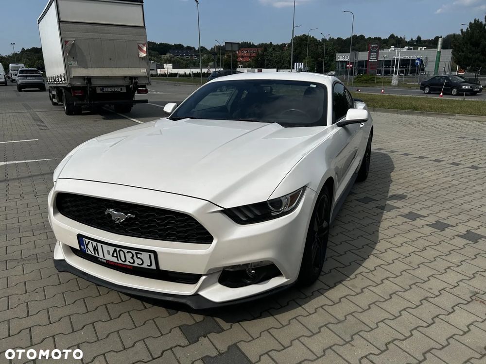 Ford Mustang - 1