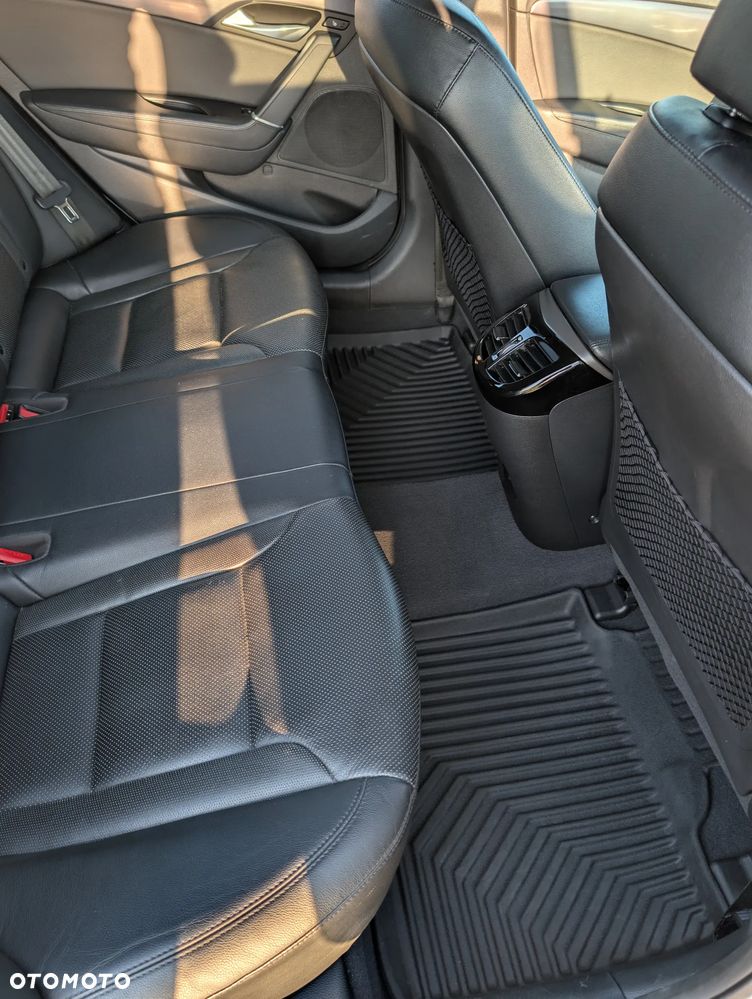 Hyundai i40 Kombi 1.7 CRDi DCT Premium - 24