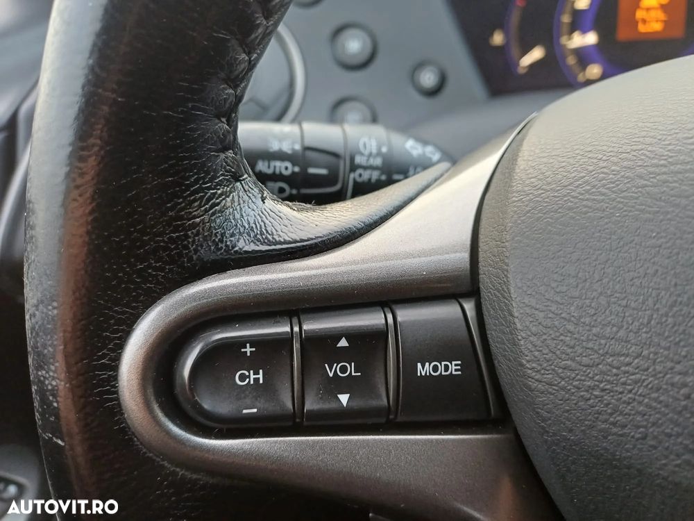 Honda Civic 1.8 SOHC i-VTEC MT Executive - 16