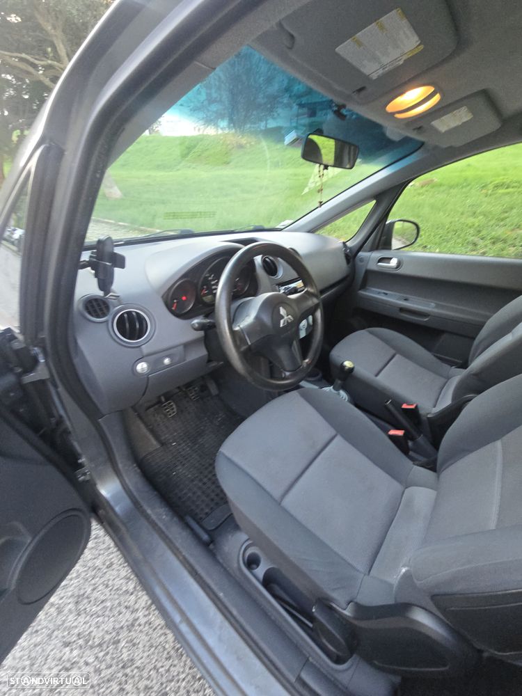 Mitsubishi Colt 1.1 Invite - 14