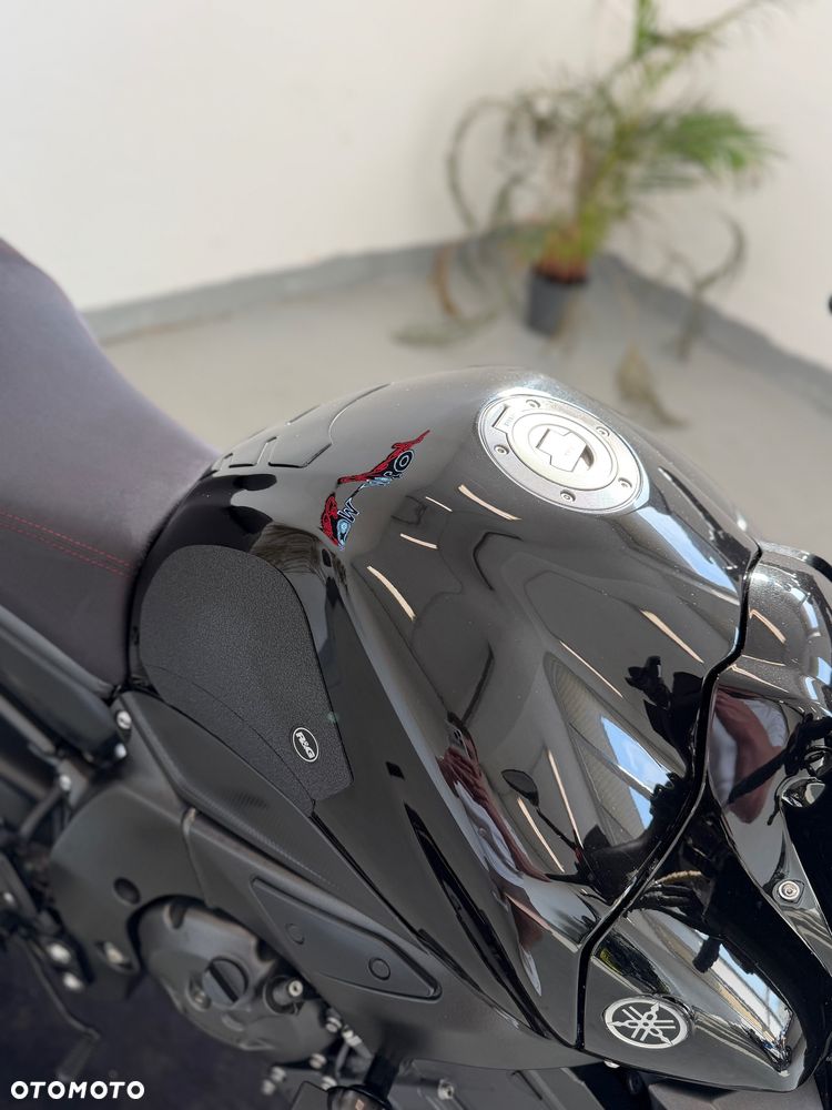 Yamaha FZ - 15