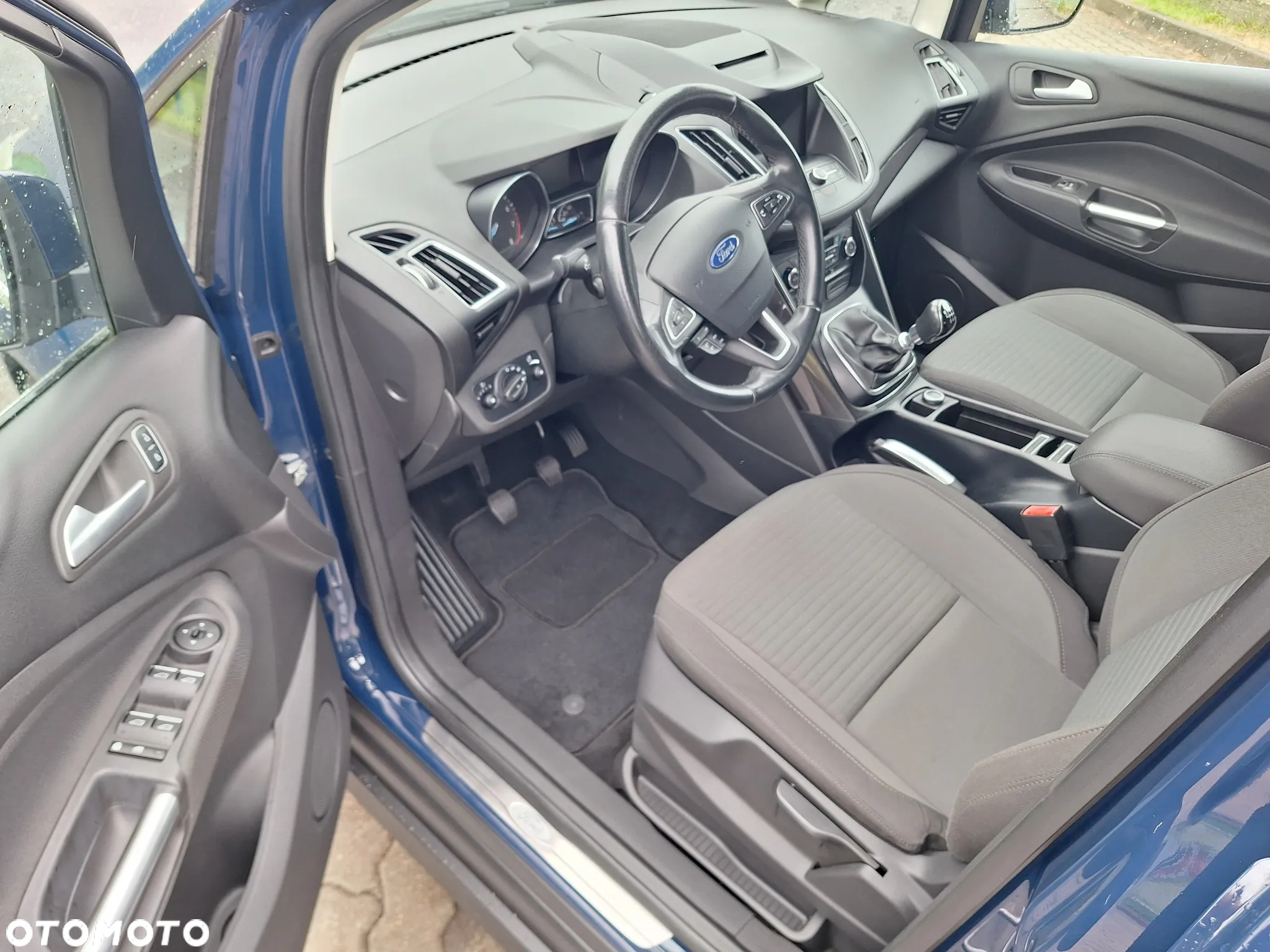 Ford Grand C-MAX - 11