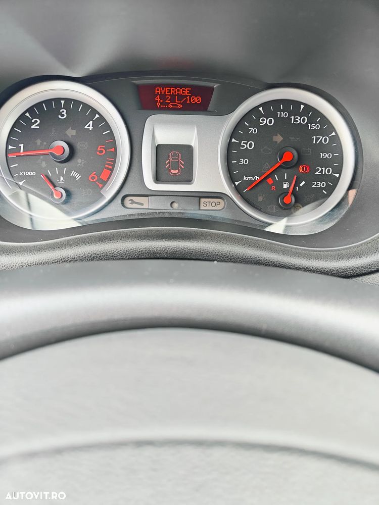 Renault Clio III 1.5dCi Expression - 9