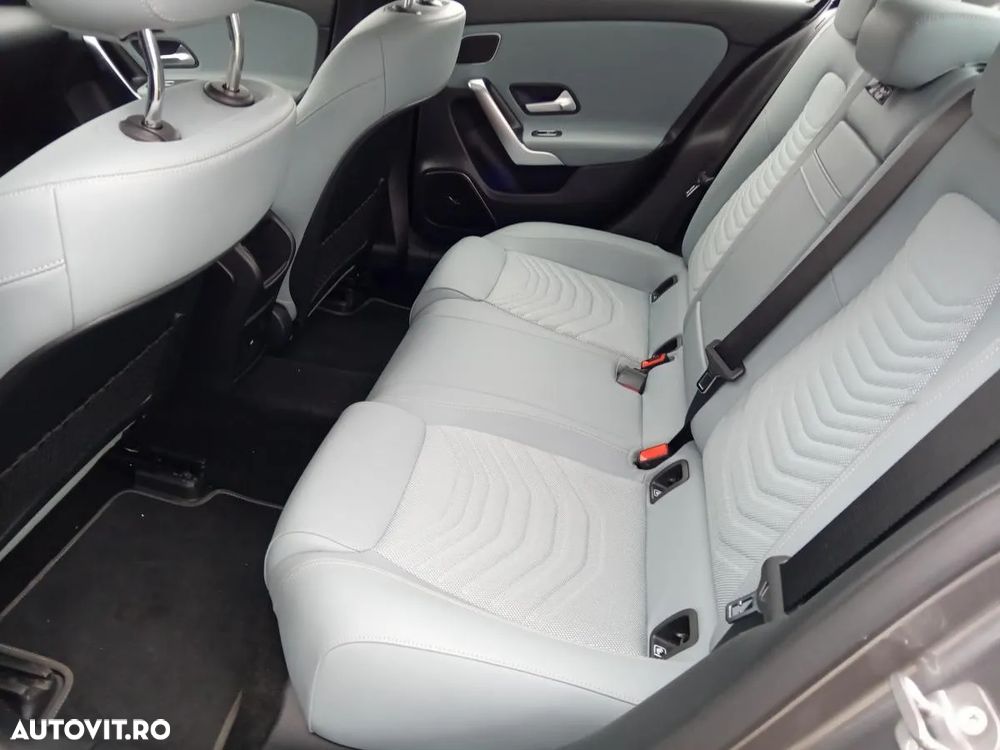 Mercedes-Benz A 220 4MATIC Aut. - 14