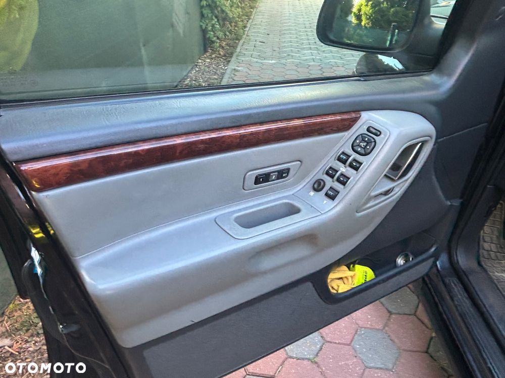 Jeep Grand Cherokee 4.7 Overland - 8
