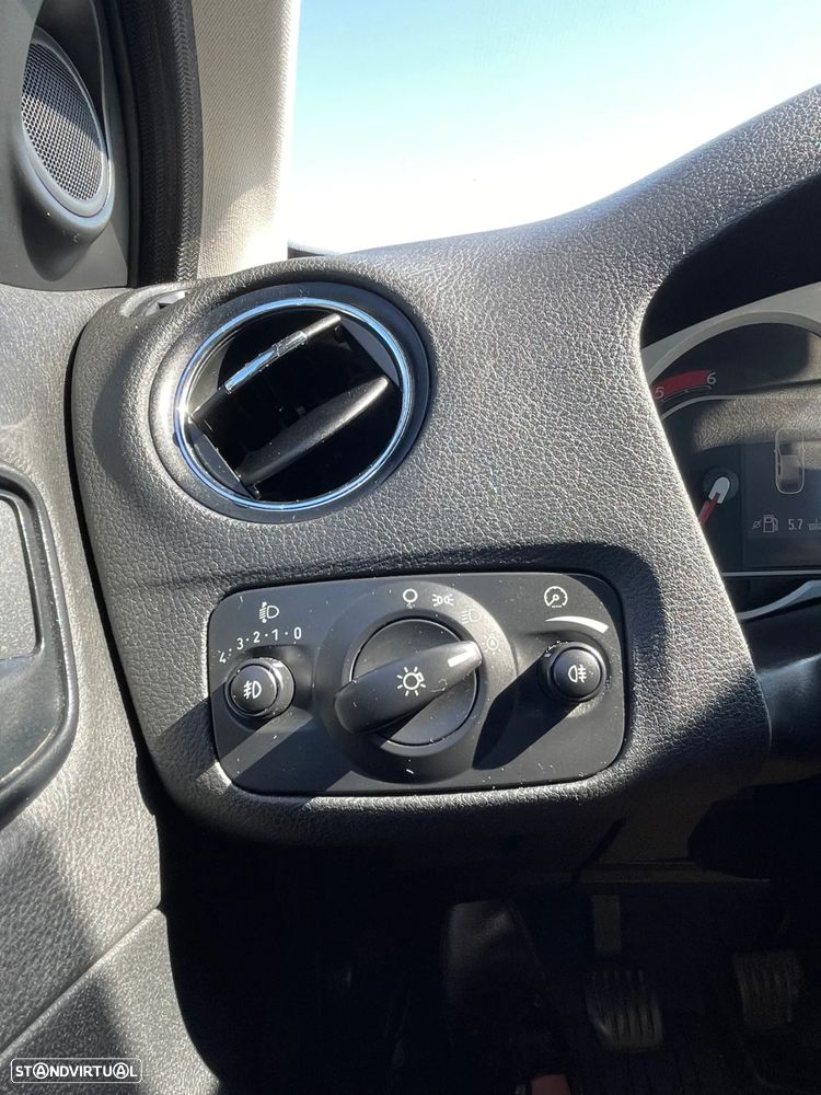 Ford Mondeo 1.8 TDCi Titanium - 23