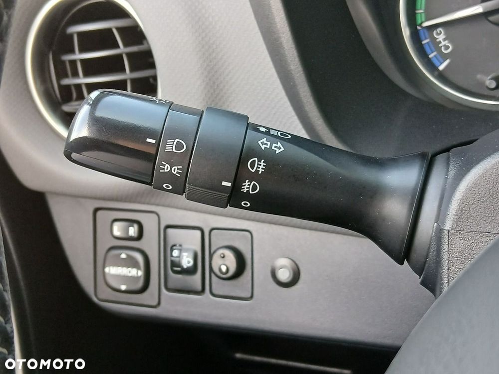 Toyota Yaris Hybrid 100 Premium EU6 - 29