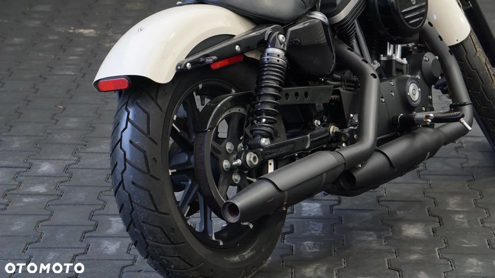 Harley-Davidson Sportster Iron 883 - 15