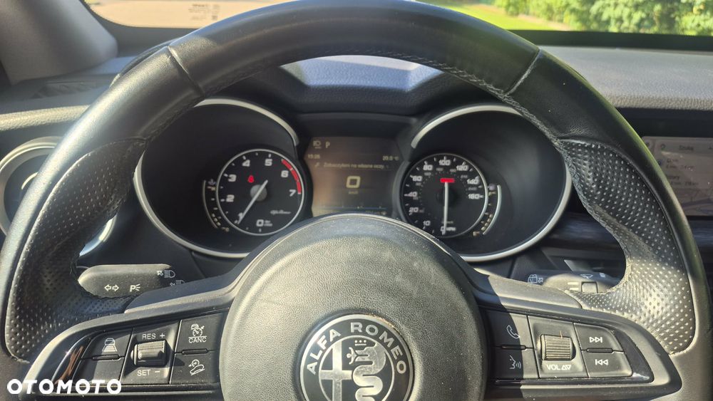 Alfa Romeo Stelvio - 4