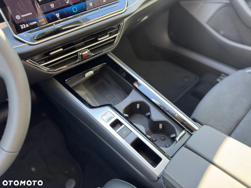 Volkswagen Passat 2.0 TDI SCR Elegance DSG - 20