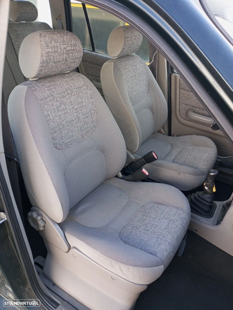 Land Rover Freelander 2.0 di - 6