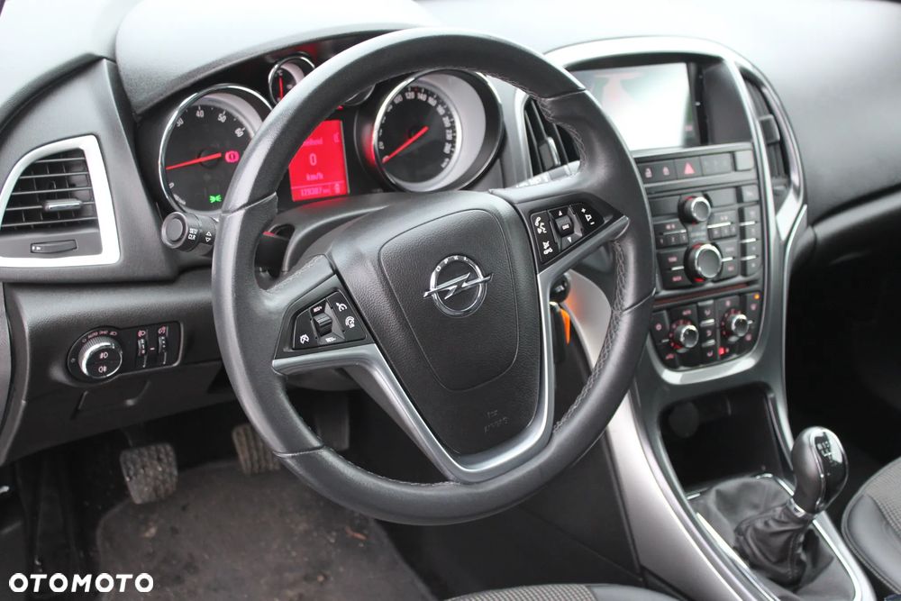 Opel Astra 1.4 T Cosmo S&S - 12