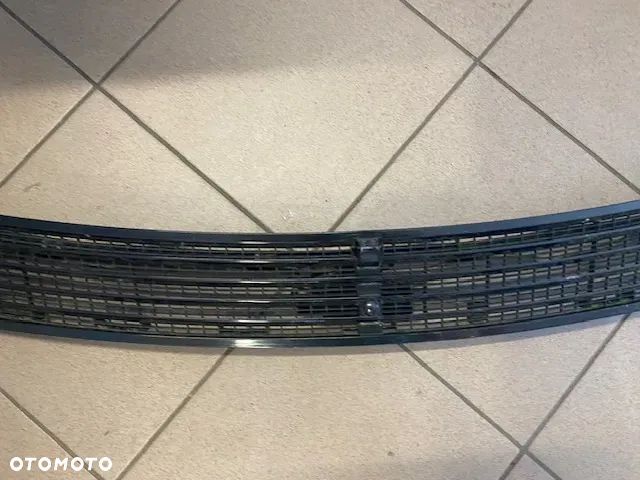 KRATKA MASKI MERCEDES W220 2208300272 - 3