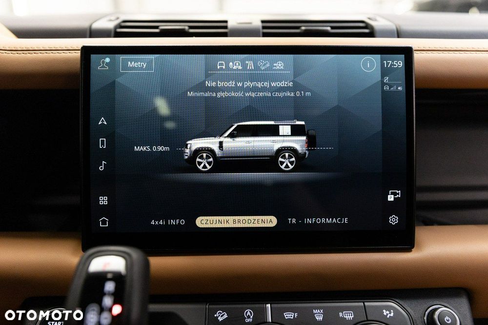 Land Rover Defender - 38