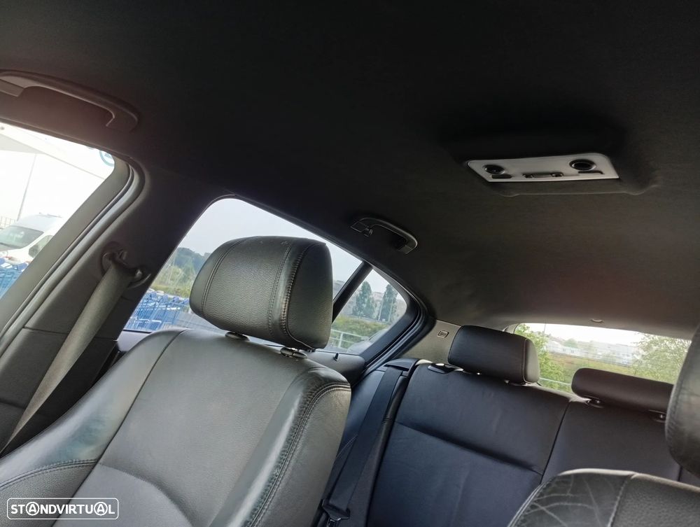 BMW 118 d Pack M - 26