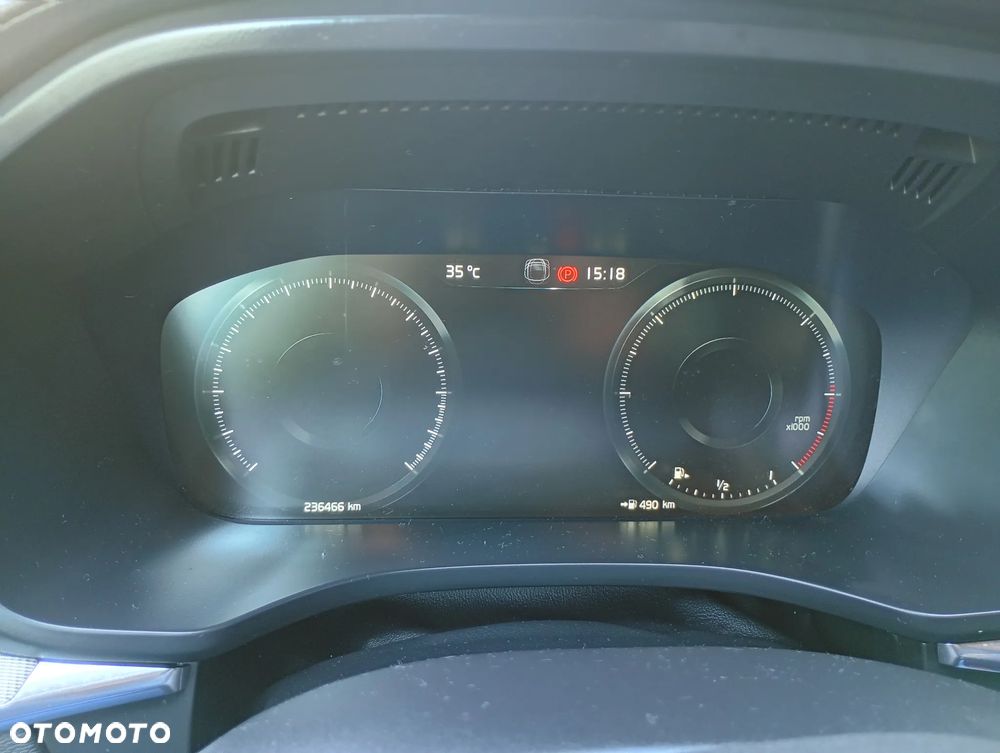 Volvo XC 60 D4 AWD R-Design - 5