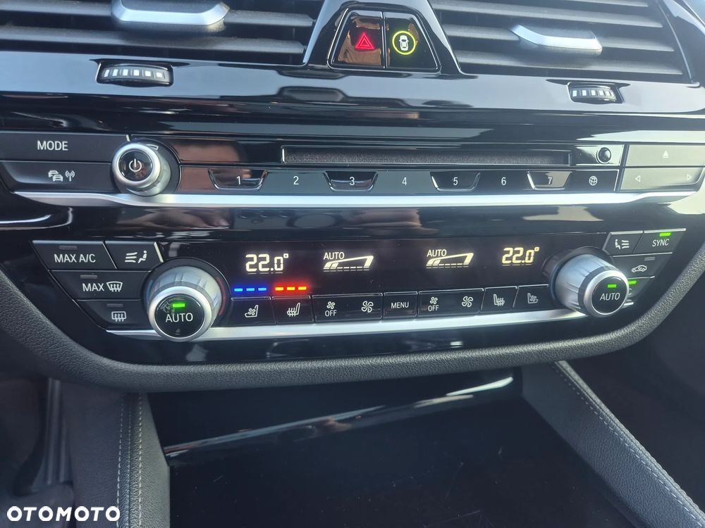 BMW Seria 5 525d Luxury Line - 15