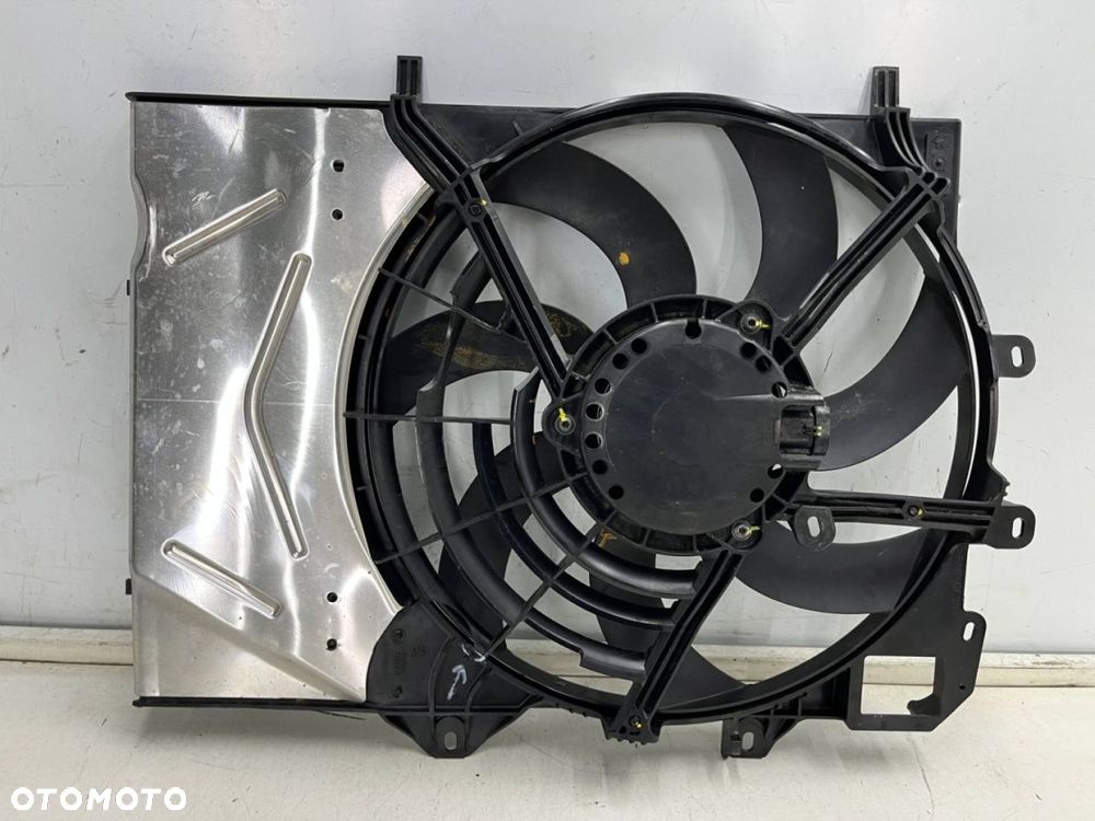 Wentylator chłodnicy Citroen C2 C3 C4 Cactus Peugeot 2008 207 208 301 308 13-19r. wiatrak 9801666680 - 1